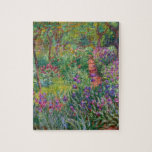 Monet "The Iris Garden at Giverny"<br><div class="desc">Monet war ein Gründer der französischen Impressionistischen Malerei, von der "Der Iris-Garten bei Giverny" (zwischen 1899 und 1900 gemalt) ein schönes Beispiel ist. Es ist eine Feier von Farbe, Licht und Bewegung. Als Monet das Giverny-Anwesen kaufte, gestaltete er den bereits auf seinem Grundstück bepflanzten Blumengarten neu. Seine Vorliebe für blaue...</div>