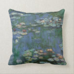 Monet-Wasserlilien Kissen<br><div class="desc">Eine Illustration eines der großen Meister. Monets Wasserlilien. Ein schönes,  ruhiges Bild,  das fast überall,  wo Sie sich entschieden haben,  großartig aussehen wird.</div>