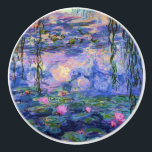 Monet Water Lilie Kunstvoll wandern Keramikknauf<br><div class="desc">Claude Monet war einer der Gründer des französischen Impressionismus in der Außenlandschaft. Dies ist eines seiner vielen Gemälde aus dem Seerosenteich, die die Spiegelung vom Himmel über zeigen, mit weinenden Weidenzweigen, die über dem Teich hängen, und den im Wasser schwimmenden Lilien-Blume.</div>