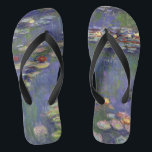 Monet Water Lilies Masterpiece Malerei Flip Flops<br><div class="desc">Monet Water Lilies - Dieses klassische Monet Gemälde wurde 1916 von Claude Monet gemalt. Es ist Teil seiner berühmten Wasserliliensammlung,  wo er in seinem Garten in Giverney,  Frankreich malt. Ein Meisterwerk.</div>