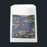 Monet Water Lilies Masterpiece Malerei Geschenktütchen<br><div class="desc">Monet Water Lilies - Dieses klassische Monet Gemälde wurde 1916 von Claude Monet gemalt. Es ist Teil seiner berühmten Wasserliliensammlung,  wo er in seinem Garten in Giverney,  Frankreich malt. Ein Meisterwerk.</div>
