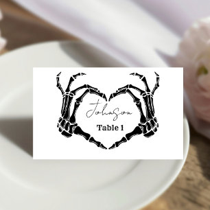 Mongram Gothic Skull Heart Hand Wedding Platzkarte