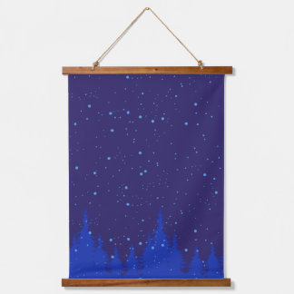 Monochromatische blaue Weihnachtslandschaft mit Sc Wandteppich Mit Holzrahmen