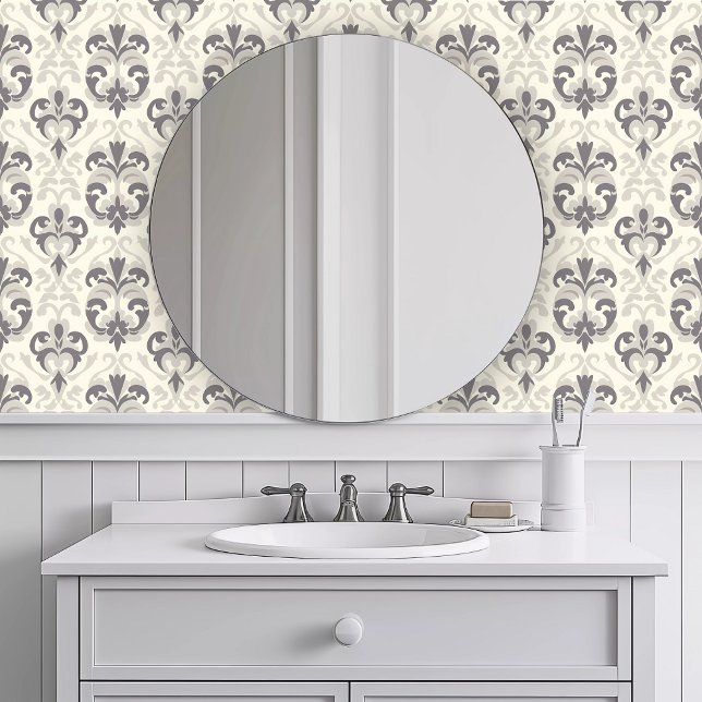 Monochromatisches Dusty-Elegant Tapete (Monochromatic Dusty French Wallpaper in a white bathroom.)