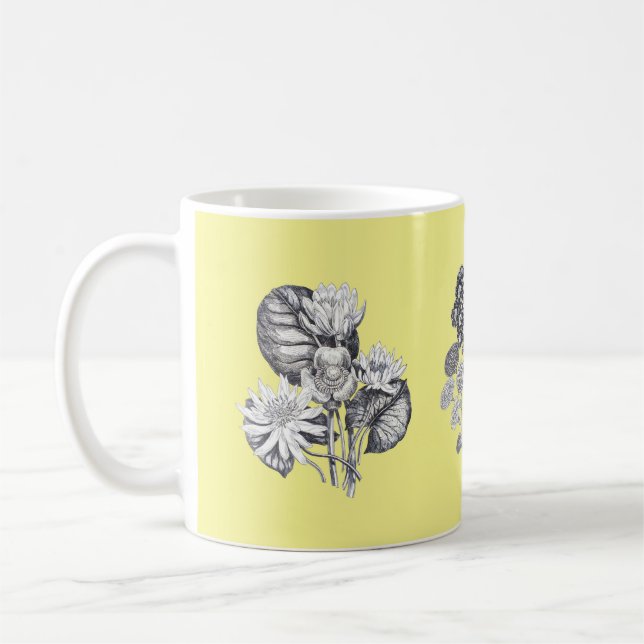 Monochrome Blume auf gelbem Hintergrund Kaffeetasse (Links)