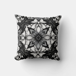 Monochrome Floral Lace Medallion Muster Kissen