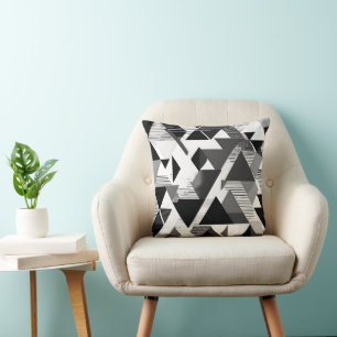 Monochrome geometrische Dreiecke: Moderne Kunst Kissen
