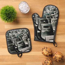 Monochrome graue Stühle Ofenhandschuh & Topflappen-Set