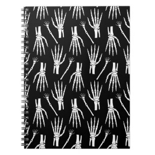 Monochrome Halloween nahtloses Muster mit Knochen. Notizblock