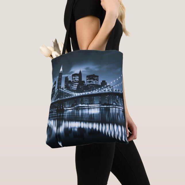 Monochrome New York Skyline Nightscape Tasche (Von Nahem)