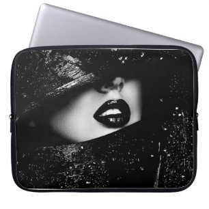 Monochrome sensuale Frauenlippen in schwarzem Rahm Laptopschutzhülle