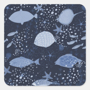 Monochrome sleeping fishes, dark pattern. quadratischer aufkleber