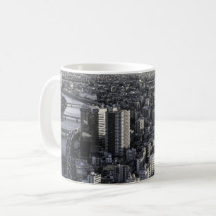 Monochrome Stadtatmosphäre Kaffeetasse