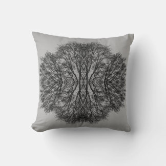 Monochrome Tree Reflection Square Pillow Kissen