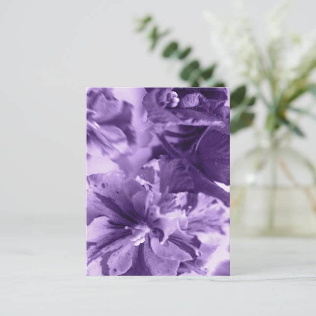 Monochrome Violette Feiertagspostkarte (Stehend Vorderseite)