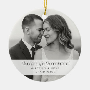Monogamie in Monochrom - Funny Black and White Keramik Ornament