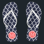 Monografie der marokkanischen Marine und Koralle Flip Flops<br><div class="desc">Maßgeschneiderte,  bedruckte Flop-Sandalen mit einem stilvollen marokkanischen Quartrefolienmuster und einem eigenen Monogramm oder einem anderen Text in einem Kreisrahmen. Klicken Sie auf Anpassen,  um Schriftart und Farben zu ändern oder eigene Bilder hinzuzufügen,  um ein einzigartiges Design zu erstellen!</div>