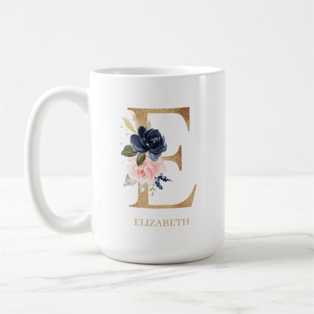 Monografischer Navy Blush Floral Letter "E" Person Kaffeetasse (Links)