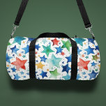 Monogram-Aquarellsterne Personalisiert Duffle Bag<br><div class="desc">Monogram Watercolor Stars Personalisiert Name Duffle Bag zeichnet sich durch ein farbenfrohes Aquarellsternmuster in Blau,  Grün und Rot aus,  mit Ihrem personalisierten Monogramm in moderner Typografie. Ideal für Sport,  Gymnastik,  Reisen und vieles mehr. Ein großartiges personalisiertes Geschenk für Familie und Freunde. Designed by ©2024 Evco Studio www.zazzle.com/store/evcostudio</div>