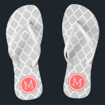 Monogram aus grauem und korallenmarokkanischem Qua Flip Flops<br><div class="desc">Maßgeschneiderte,  bedruckte Flop-Sandalen mit einem stilvollen marokkanischen Quartrefolienmuster und einem eigenen Monogramm oder einem anderen Text in einem Kreisrahmen. Klicken Sie auf Anpassen,  um Schriftart und Farben zu ändern oder eigene Bilder hinzuzufügen,  um ein einzigartiges Design zu erstellen!</div>