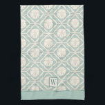Monogram Beach Sand Dollar Muster Backen Geschirrtuch<br><div class="desc">Dieses Küchentuch ist mit einem hübschen Sand-Dollar-Muster geschmückt. Personalisieren Sie es mit Ihrem Monogramm Initial. Entworfen für Sie von BlackBerry Boulevard.</div>