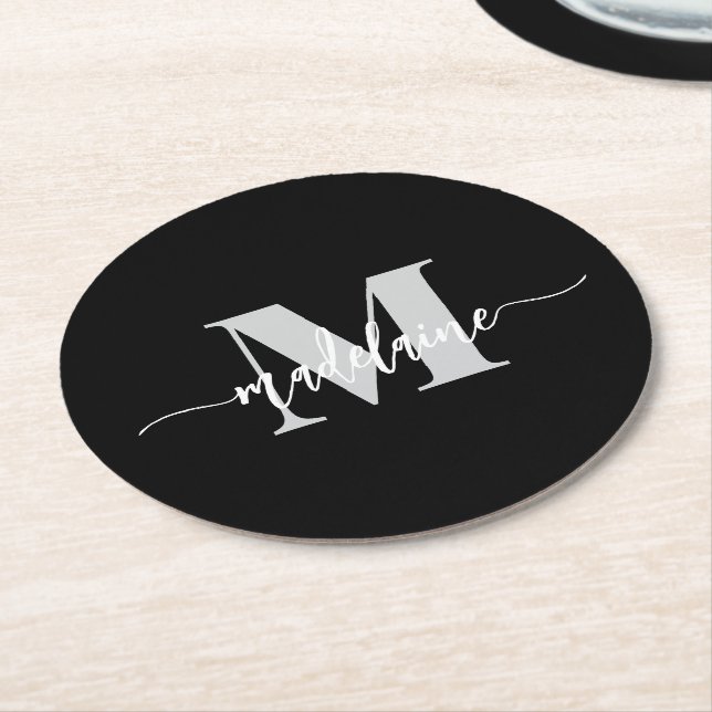 Monogram Black Silver White Personal Runder Pappuntersetzer (Angewinkelt)