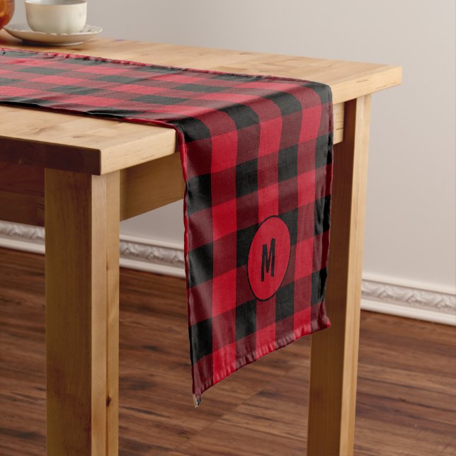 Monogram Black und Red Buffalo Kariert Mittelgroßer Tischläufer (Beispiel)