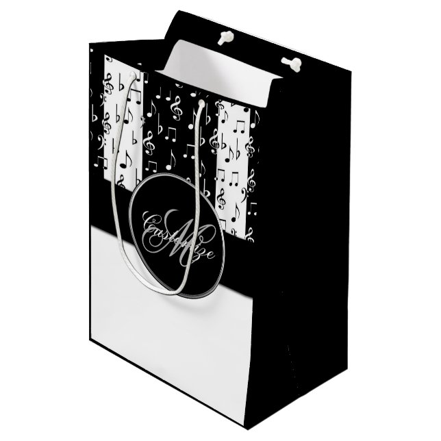 Monogram Black & White Musikstreifen Geschenktasch Mittlere Geschenktüte (Vorderseite Schrägansicht)