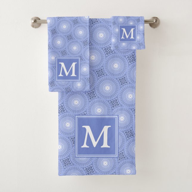 Monogram Blue Circles pattern Badhandtuch Set (Insitu)