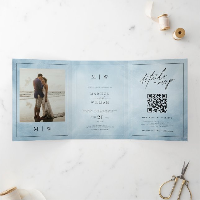 Monogram & Border Elegant Dusty Blue Wedding Dreifach Gefaltete Einladung (Innenseite)