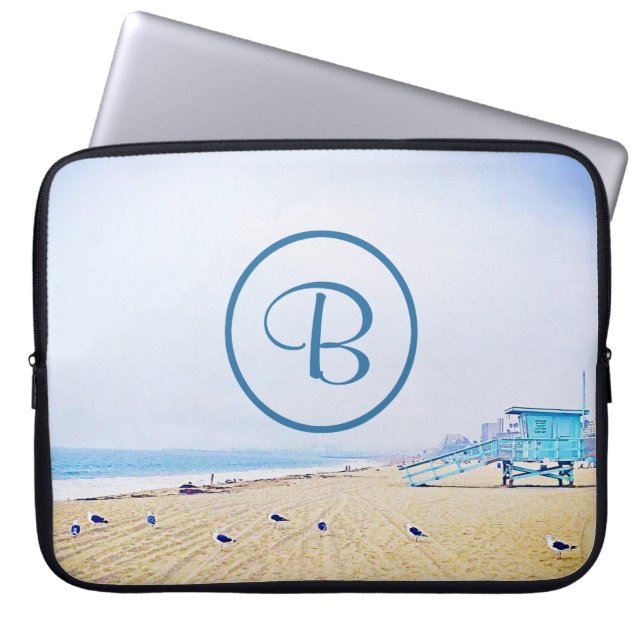 Monogram California Beach Lifeguard Booth Foto Laptopschutzhülle (Vorderseite)