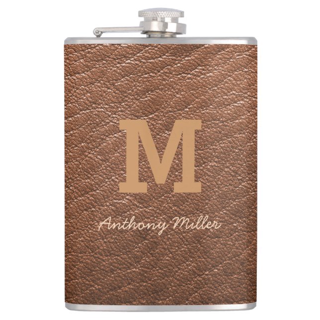 Monogram Chic Brown Leather Name Script Modern Flachmann (Vorderseite)