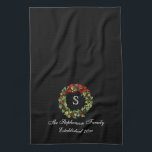 Monogram Classic Holly Wreath Custom Christmas Geschirrtuch<br><div class="desc">Fügen Sie Ihren eigenen Vornamen in das Innere des festlichen heiligen Kranzgemäldes von reich grün mit Beeren und einem fließenden roten Band. Design Copyright © CuteComfy.com</div>