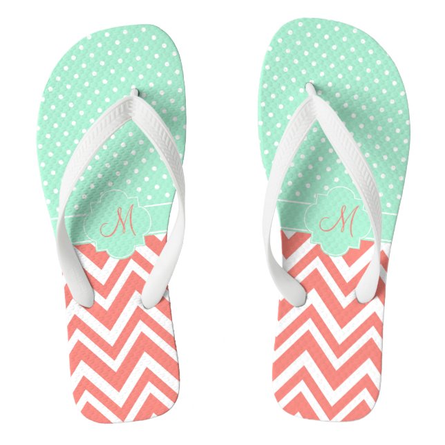 Monogram Coral Zickzack mit Mint Polka Dot Muster Flip Flops (Fußbett)
