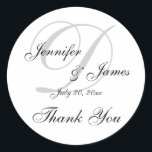 Monogram D Wedding Dankeschön Label Aufkleber<br><div class="desc">Grau,  Schwarz und Weiß elegante Hochzeitmonogramm Danke Labels. Diese Hochzeitsbedankungen sind die perfekte Art,  Ihre Gastgeschenke Hochzeiten zu personalisieren. Benutzerdefinierte Vorlage für die erste "D". Fügen Sie Ihre Braut- und Bräutigamen und das Hochzeitstermin hinzu. Großartiger Schriftart-Overlay-Entwurf auf weißem Hintergrund. Elke Clarke©</div>