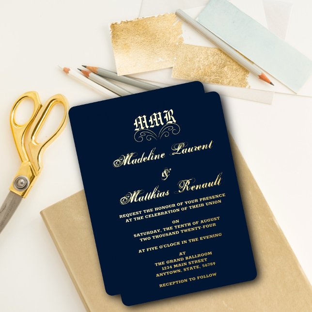 Monogram Elegant Navy Blue and Gold Wedding Folieneinladung (Von Creator hochgeladen)