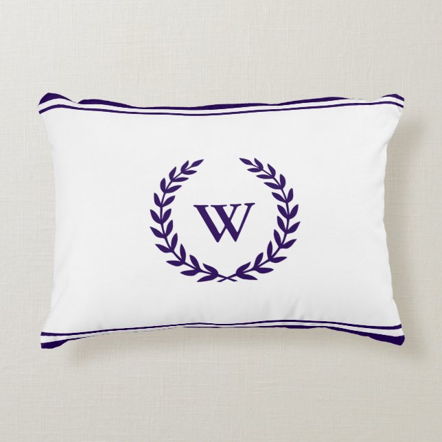 Monogram Elegant Navy Blue und White Accent Pillow Zierkissen (Vorderseite)