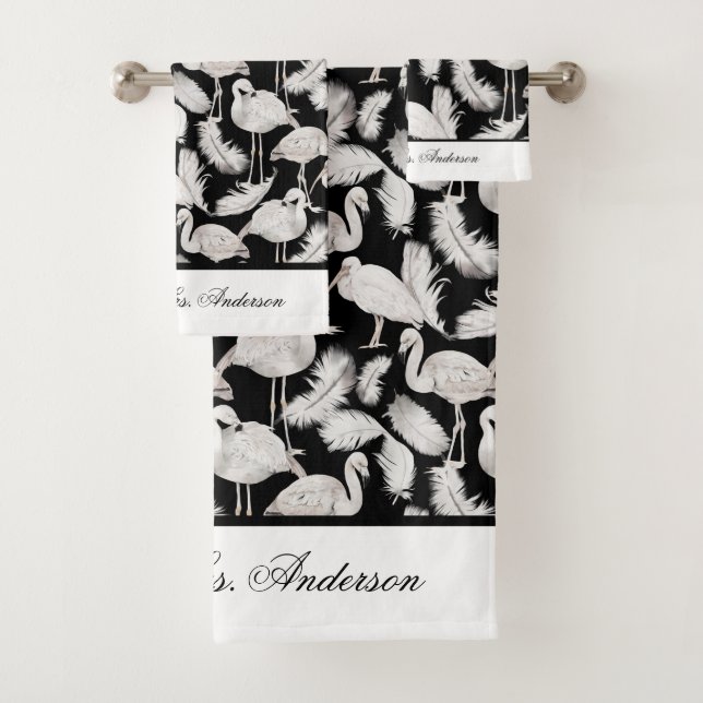Monogram Elegant Script Schwarz-weiß Swan Feathers Badhandtuch Set (Insitu)