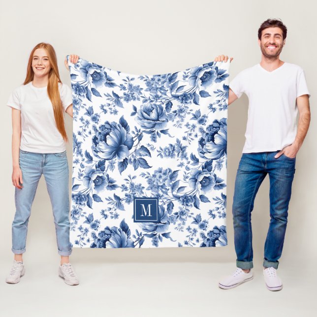 Monogram Elegant Vintage Blue Floral Pattern Fleecedecke (Beispiel)