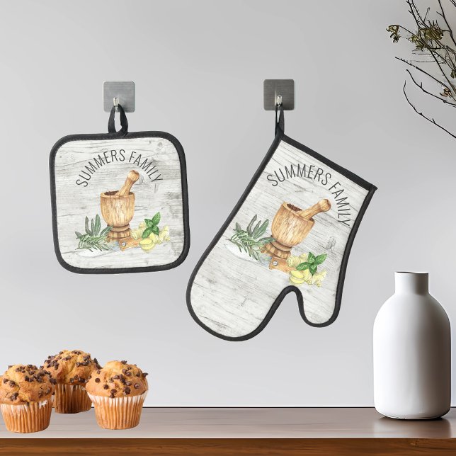 Monogram Familienname Wood Rustic Ofenhandschuh & Topflappen-Set (Von Creator hochgeladen)