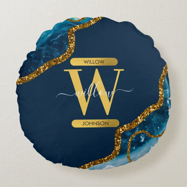 Monogram für Blue & Gold Agate Geode Glitzer Rundes Kissen (Vorderseite)