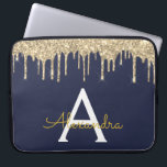 Monogram für den blauen Glitzer Laptopschutzhülle<br><div class="desc">Navy Blue und Gold Imitats Dripping Moderne und Elegant Girly Glitzer und Sparkle Elegant Monogram Case. Dieser Fall kann so angepasst werden,  dass er Ihren Anfangs- und Vornamen enthält.</div>