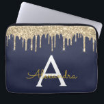 Monogram für den blauen Glitzer Laptopschutzhülle<br><div class="desc">Navy Blue und Gold Imitats Dripping Moderne und Elegant Girly Glitzer und Sparkle Elegant Monogram Case. Dieser Fall kann so angepasst werden,  dass er Ihren Anfangs- und Vornamen enthält.</div>