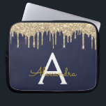 Monogram für den blauen Glitzer Laptopschutzhülle<br><div class="desc">Navy Blue und Gold Imitats Dripping Moderne und Elegant Girly Glitzer und Sparkle Elegant Monogram Case. Dieser Fall kann so angepasst werden,  dass er Ihren Anfangs- und Vornamen enthält.</div>
