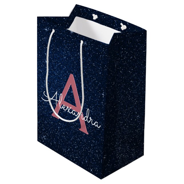 Monogram für Navy Blue & Rose Gold Sparkle Glitzer Mittlere Geschenktüte (Rückseite Schrägansicht)