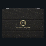 Monogram Gold Confetti auf Schwarz iPad Pro Cover<br><div class="desc">Monogram Styled iPad Cover für Sie bereit, um Ihre persönlichen Wünsche zu erfüllen. ⭐ Dieses Produkt ist zu 100% anpassbar. *****Klicken Sie auf KURZE SCHALTFLÄCHE, um den Text hinzuzufügen, zu löschen, zu verschieben, zu verändern, umzudrehen, zu drehen, etc... alle Grafiken oder Texte oder benutzen Sie die Füllfelder. ⭐ 99% meiner...</div>