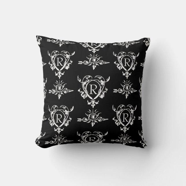 Monogram Gothic Heart and Arrow Pattern Kissen (Vorderseite)