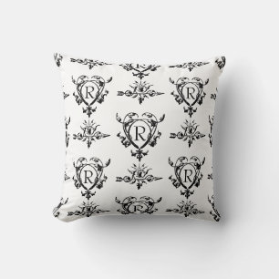 Monogram Gothic Heart and Arrow Pattern Kissen