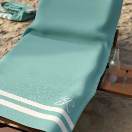 Monogram Green und Cream Stripes Elegant Strandtuch