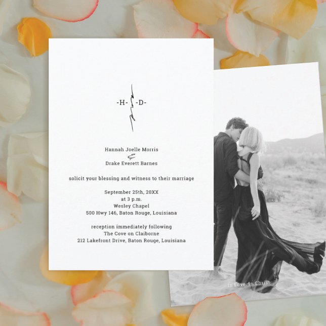 Monogram Hand Letter Chic Cross zentrierte Hochzei Einladung (Von Creator hochgeladen)